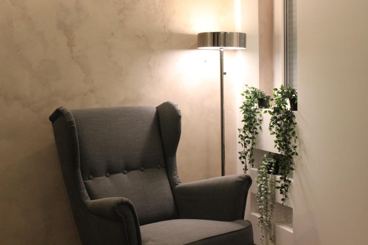 Luxury Apartments Parking In Garage Ni Екстериор снимка