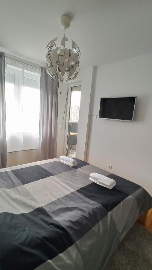Luxury Apartments Parking In Garage Ni Екстериор снимка
