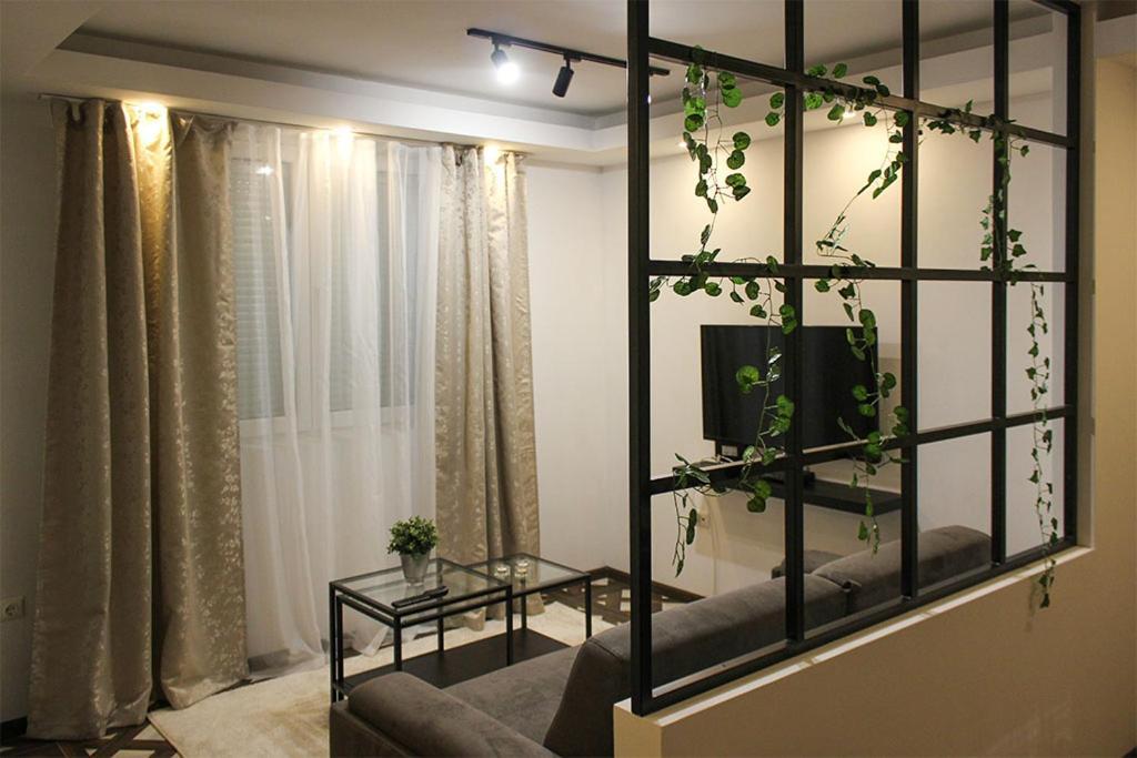 Luxury Apartments Parking In Garage Ni Екстериор снимка