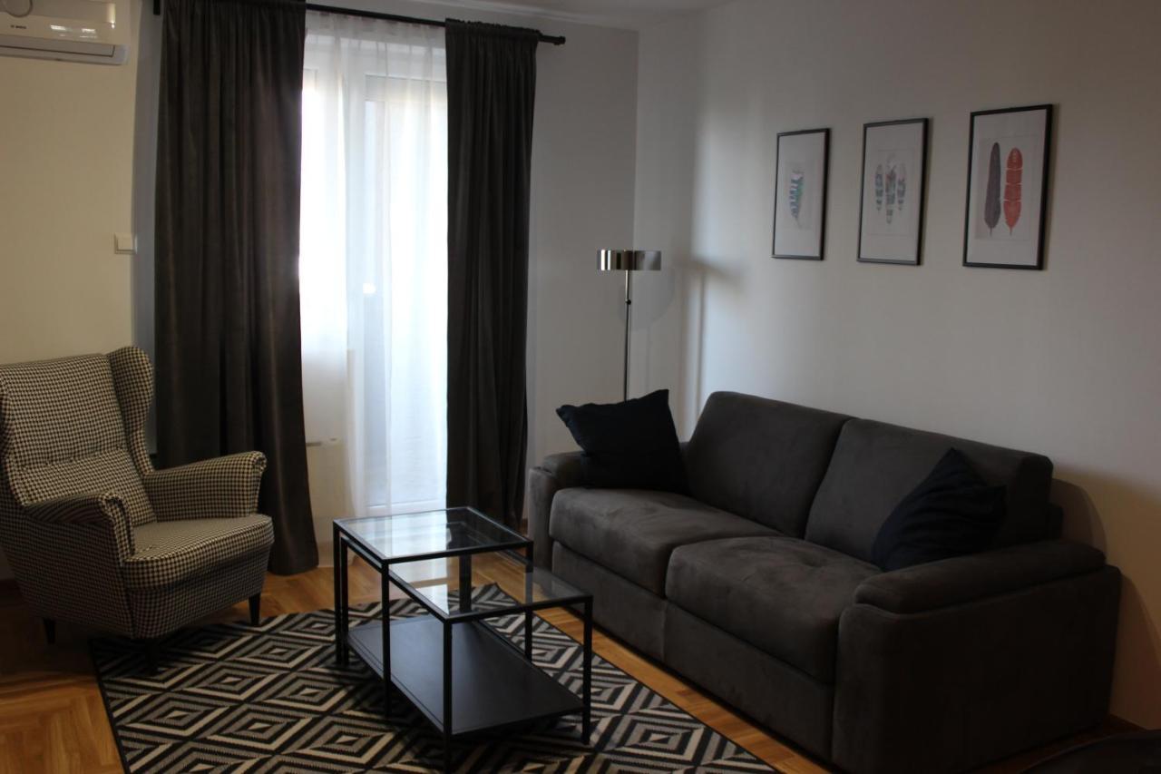 Luxury Apartments Parking In Garage Ni Екстериор снимка