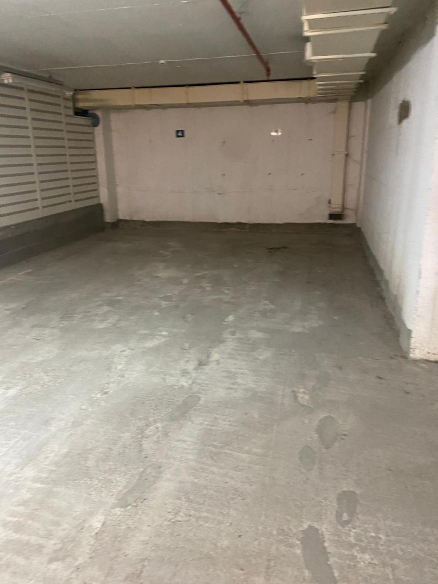 Luxury Apartments Parking In Garage Ni Екстериор снимка